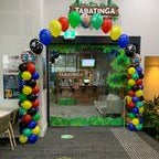Balloon Arch 2 column with string of pearls heliums: from